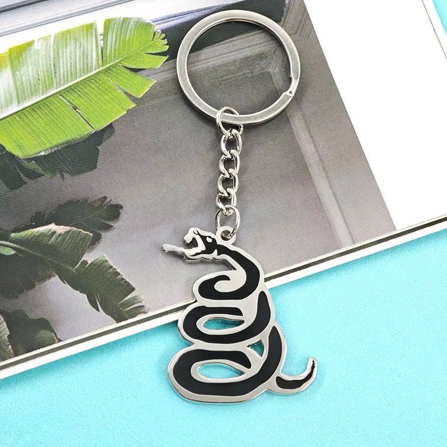 Heavy Equipment Logo - Metallica-Band Black Album Snake sleutelhanger Opgerolde